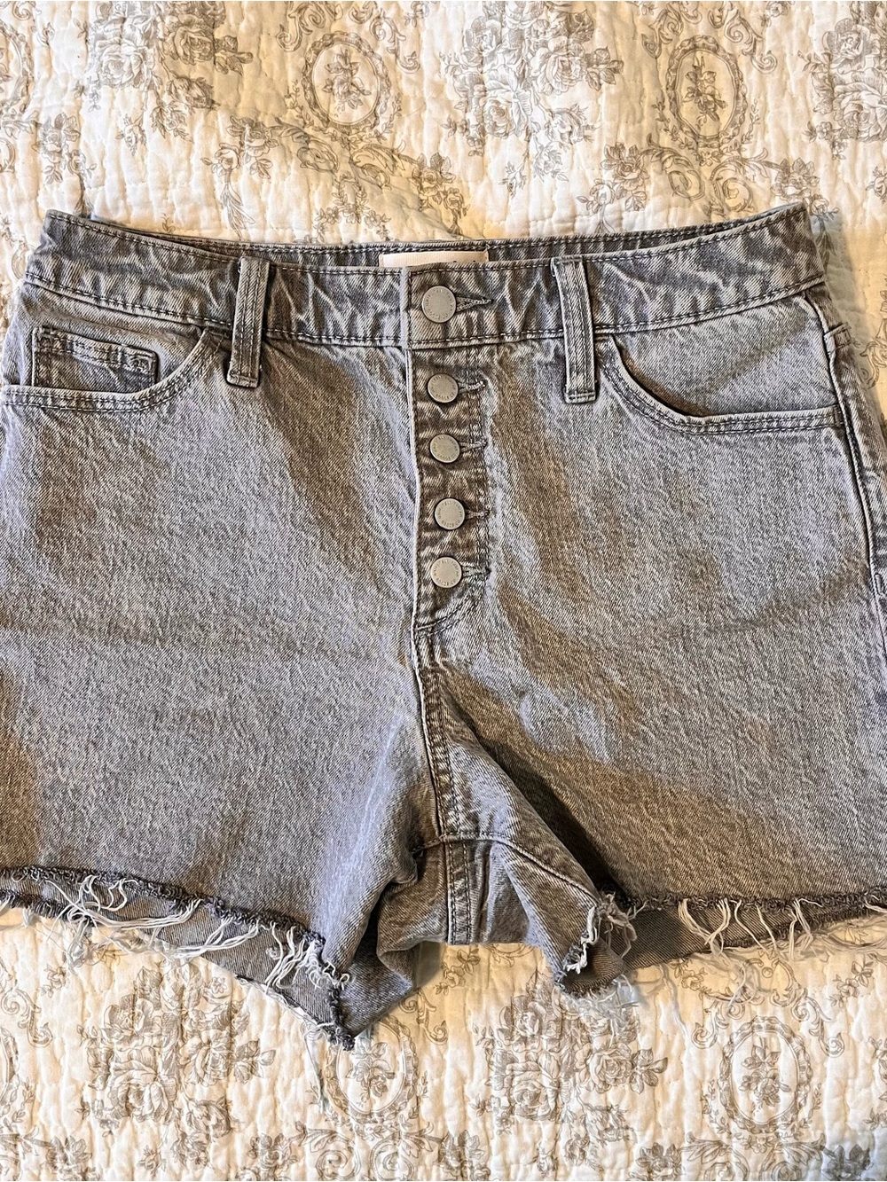 Universal Thread Gray Button-Front Denim Shorts